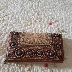 New wallet with out tag,  never worn